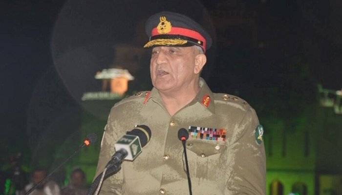 COAS Bajwa hoists Pakistan's largest national flag at Wagah border