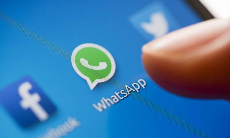 WhatsApp updates Facebook like text-based status features