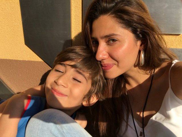 Adorable picture of Mahira with son