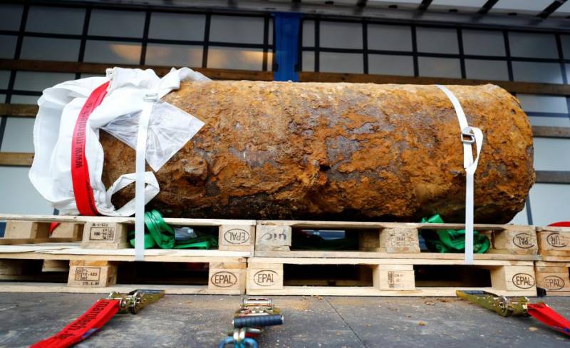 Frankfurt defuses Massive WWII bomb after evacuating 60,000 people