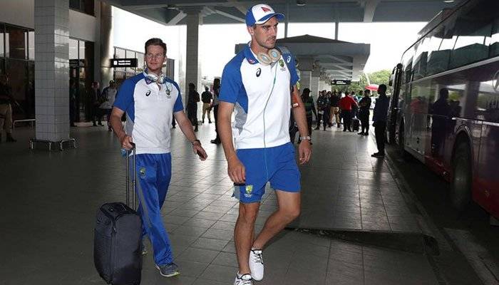 Australian team bus hit by stone in Bangladesh