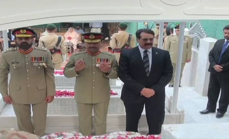 Gen Raheel Sharif visits Maj Shabbir’s mausoleum