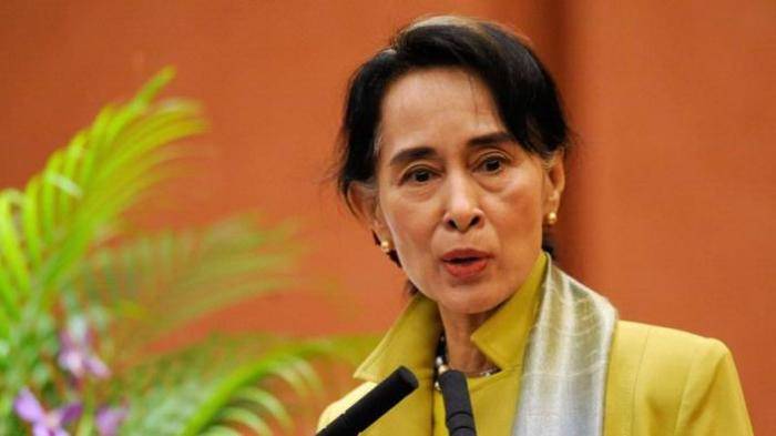 Myanmar leader criticizes rights violation, deprecates suffering in Rakhine