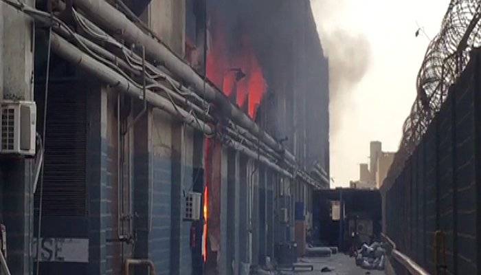 Karachi: Blast hits cosmetics factory at Shahrah e Faisal 
