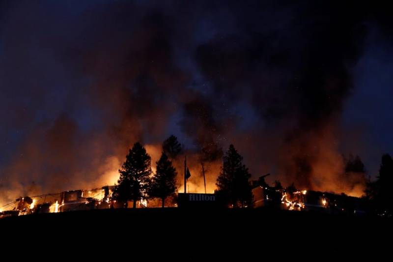 Wildfires kill at least 10 in California wine country