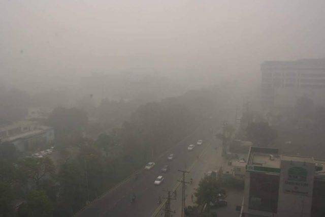 EPD minister claims Indian farmers behind smog in Pakistan