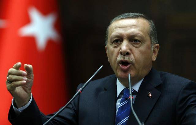 Erdogan pledges military support for Qatar on Doha visit