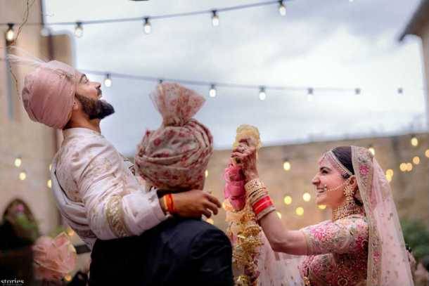 Gorgeous Anushka, Virat Kohli tie knot (Pics, Videos)