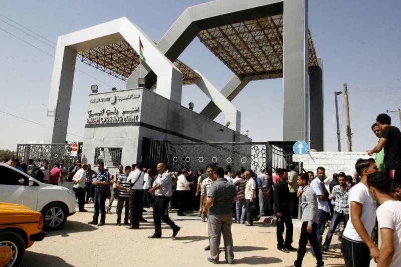 Egypt opens Gaza border for four days