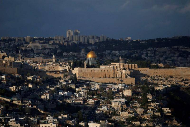 Israel raises threshold to cede parts of Jerusalem in peace deal