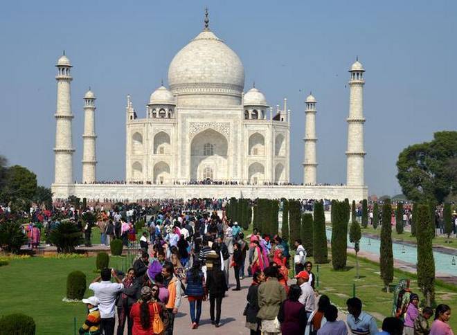 India limits visitors to Taj Mahal