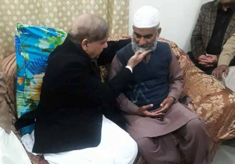 CM Shahbaz visits minor Zainab’s parents to pay condolence