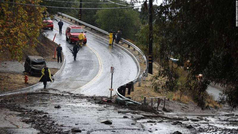 California mudslides kill 17, thousands evacuated