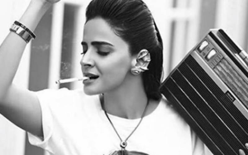 Mard peeyein toh wah, hum peeyein toh haaaa!: Saba Qamar