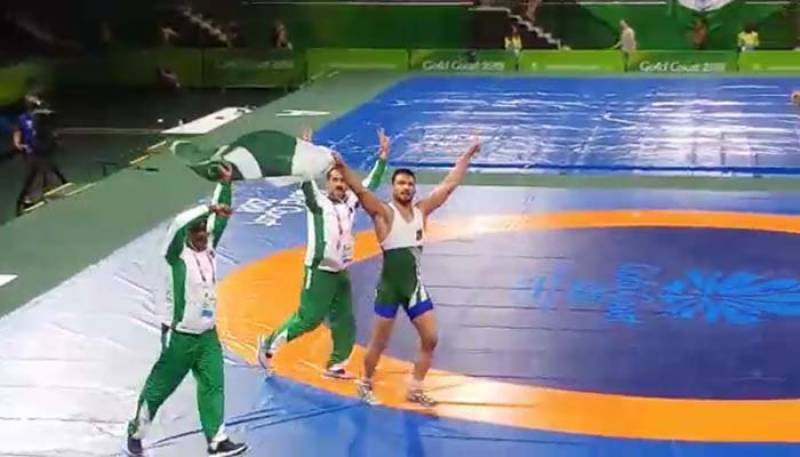 Mohammad Inam wins Pakistans first gold medal at Commonwealth Games
