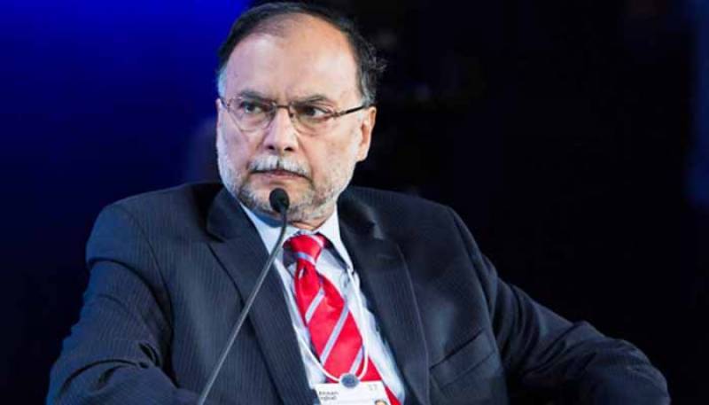 Don’t taunt, if cannot appreciate, Ahsan Iqbal advises CJP Nisar