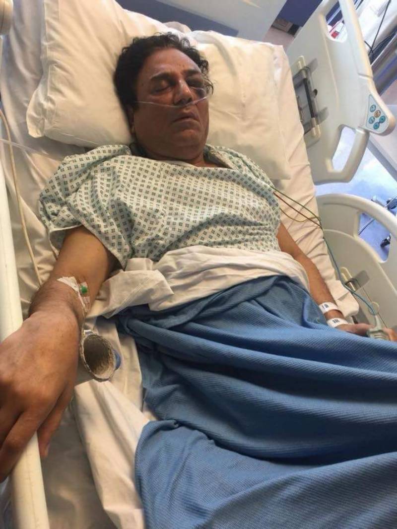 Naeem Bukhari in hospital, picture goes viral