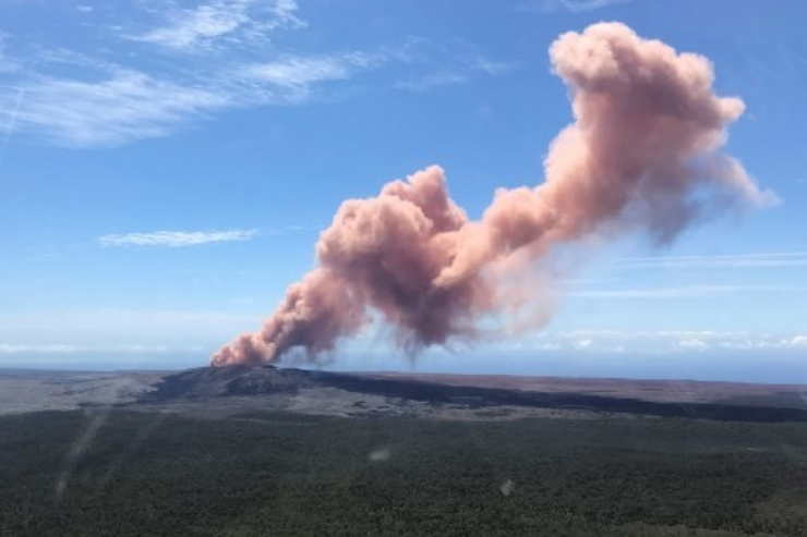 Earthquakes rock Hawaii, prompt further volcano eruptions