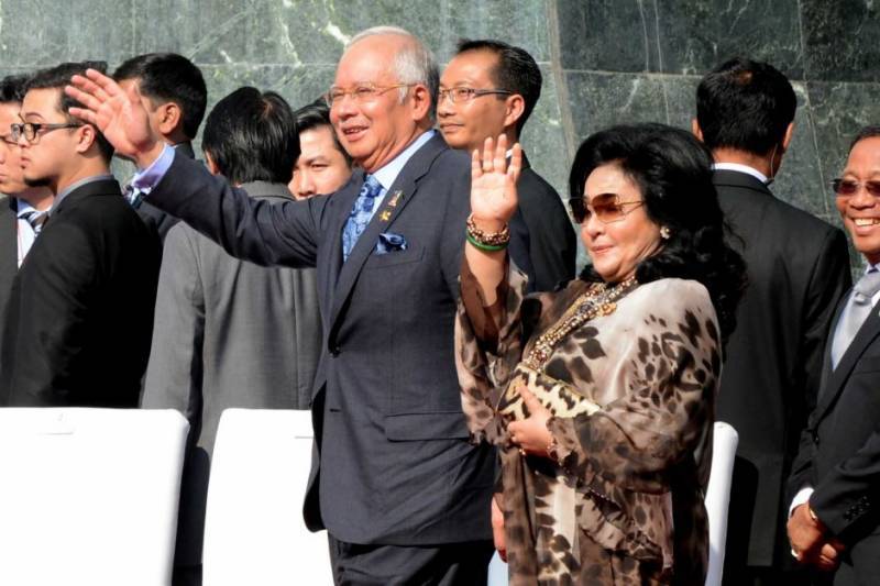 Corruption allegations: Malaysia imposes travel ban on former PM