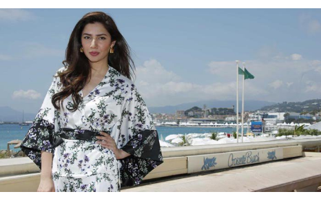 Mahira Khan’s stunning look in Cannes you won't believe