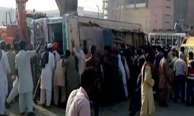 2 dead, 7 injured as bus overturns in Karachi