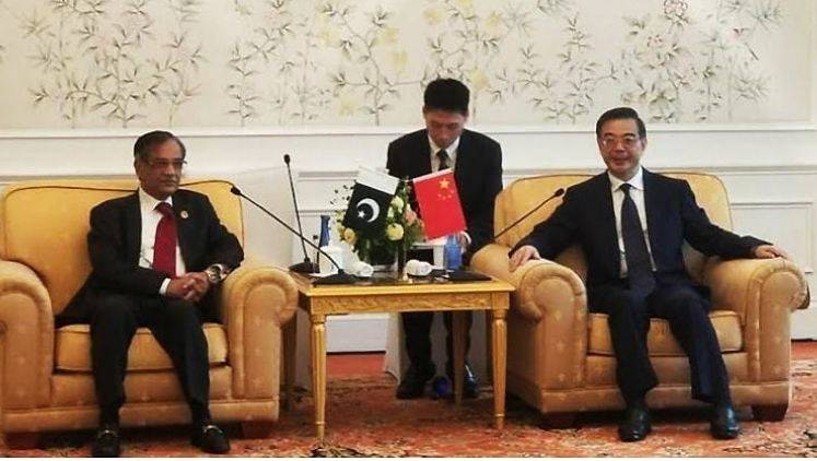CJP Nisar meets Chinese counterpart