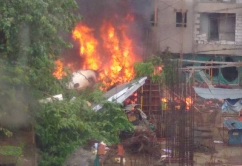 Five killed as plane plunges into Mumbai construction site