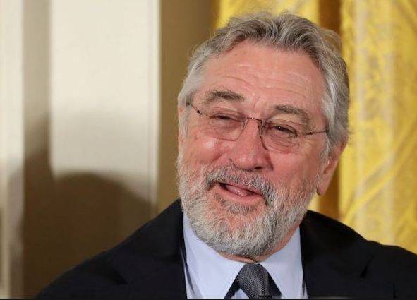 Robert De Niro in talks to join Joaquin Phoenix in 'Joker'