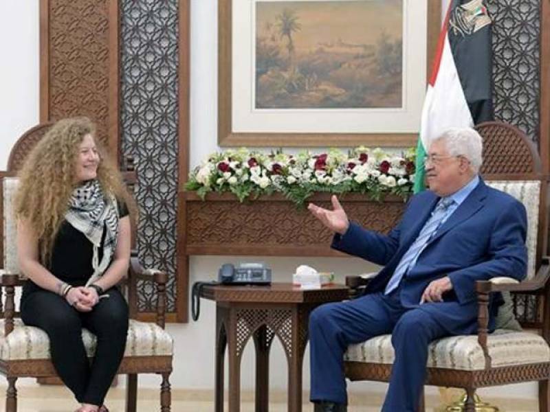 Palestinian girl who slapped Israeli soldier meets Mahmoud Abbas