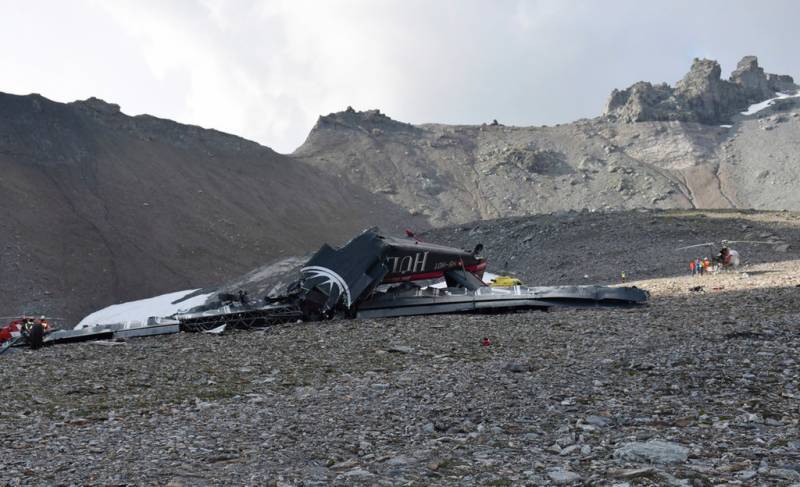 20 killed after tourist plane crashes in Switzerland