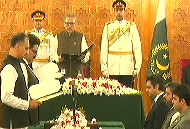 Six new members of federal cabinet take oath