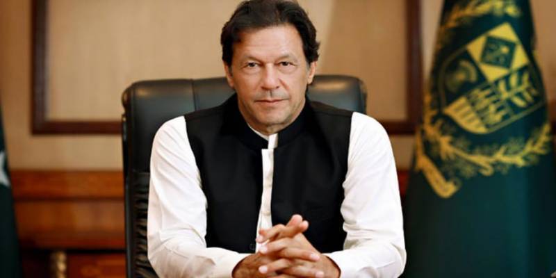 PM Imran assures bureaucracy to protect it from political intervention