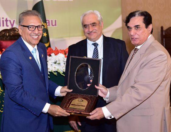 Corruption is major impediment in way of development: Alvi