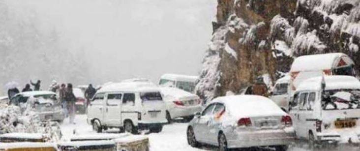 Army, PAF rescue tourists stranded in Nathia Gali: ISPR DG