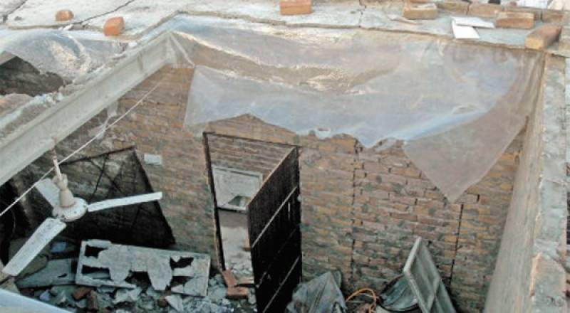 Four of same family killed as Multan house roof caves in due to rain