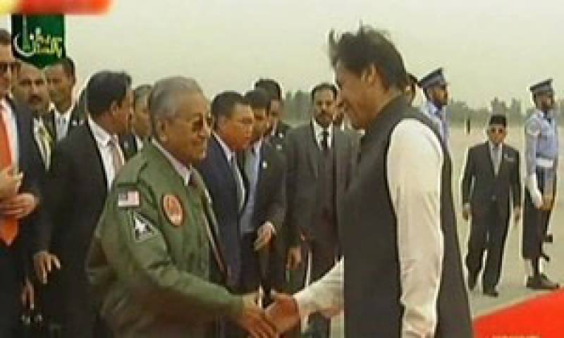 Malaysian PM Mahathir departs for his country after 3 days visit to Pakistan