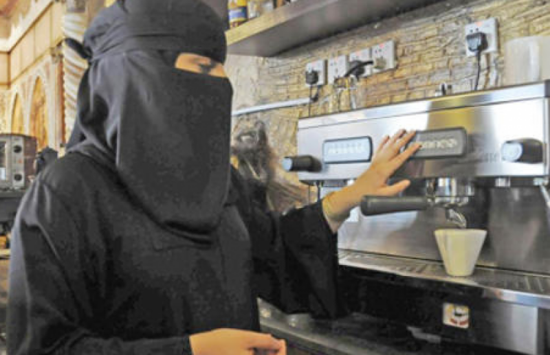 Sri Lanka bans face veils after attacks that killed 253 people