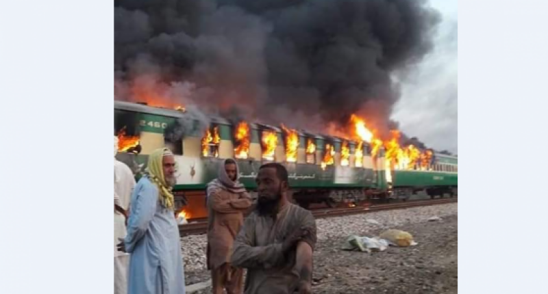 Sheikh Rasheed announces compensation money for Tezgam train fire victims