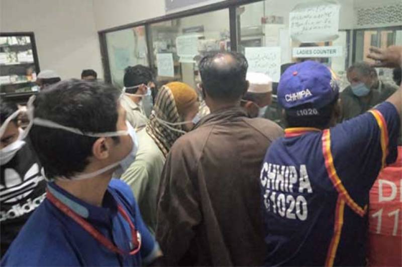 At least six dead, dozens hospitalised due to toxic gas leak in Karachi's Kemari area