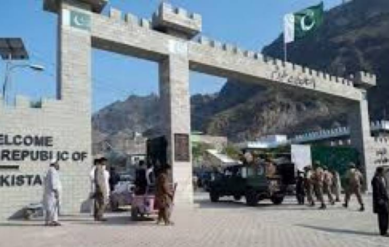 Govt announces opening of Torkham, Chaman borders with Afghanistan