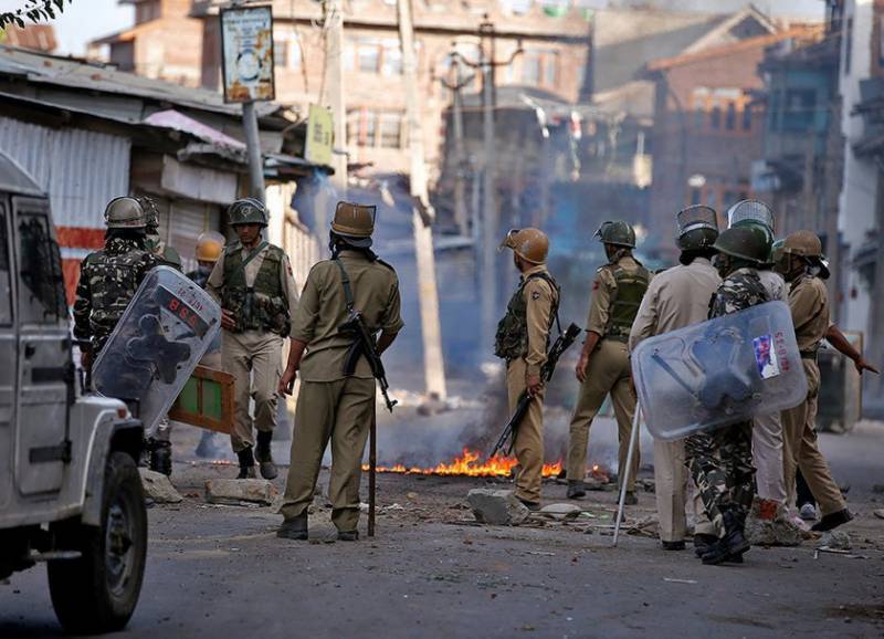 Indian troops martyr two Kashmiri youth in Srinagar