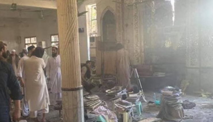 At least 8 dead, over 100 injured in Peshawar seminary blast