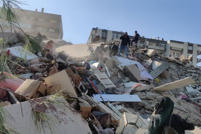 Two girls pulled out alive of rubble three days after Turkey quake