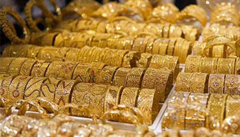 Gold prices decrease by Rs 2350 per tola