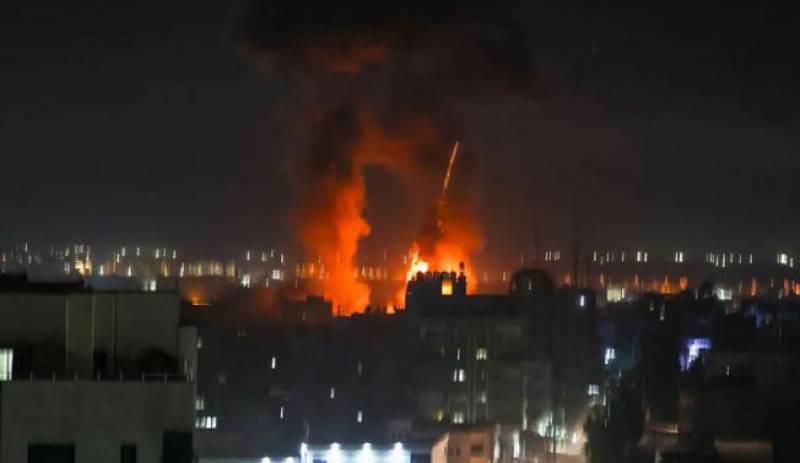 Israel strikes Hamas sites in Gaza over fire balloons, first since May ceasefire