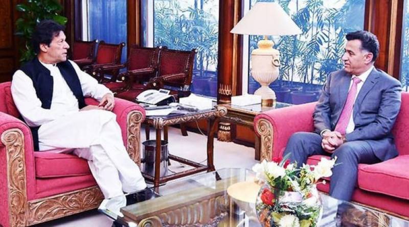 DG ISI Lt Gen Faiz Hameed pays farewell call on PM Imran