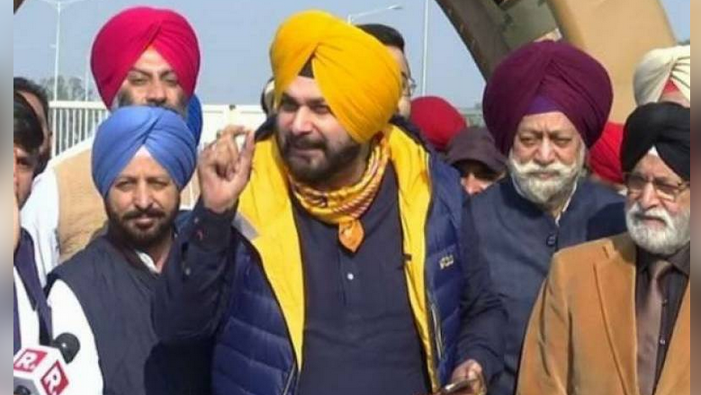 Navjot Singh Sidhu visits Gurdwara Kartarpur Sahib