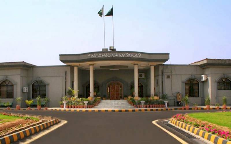 IHC issues notice to PM Imran in Khawaja Asif defamation case