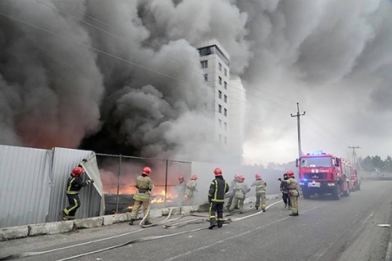 At least 60 dead bomb hits Ukraine school