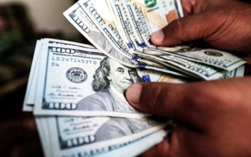 Downward trend prevails as rupee reaches 232 against US dollar